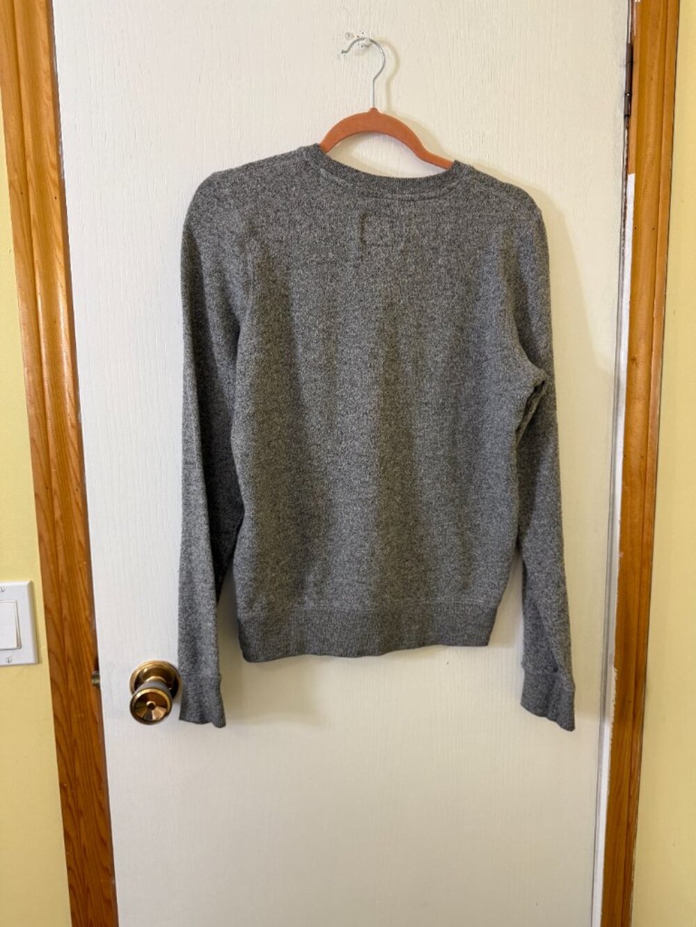 Roots Grey Beaver Graphic Sweatshirt & Jogger Sweatpant Set Size Small - Picture 6 of 11